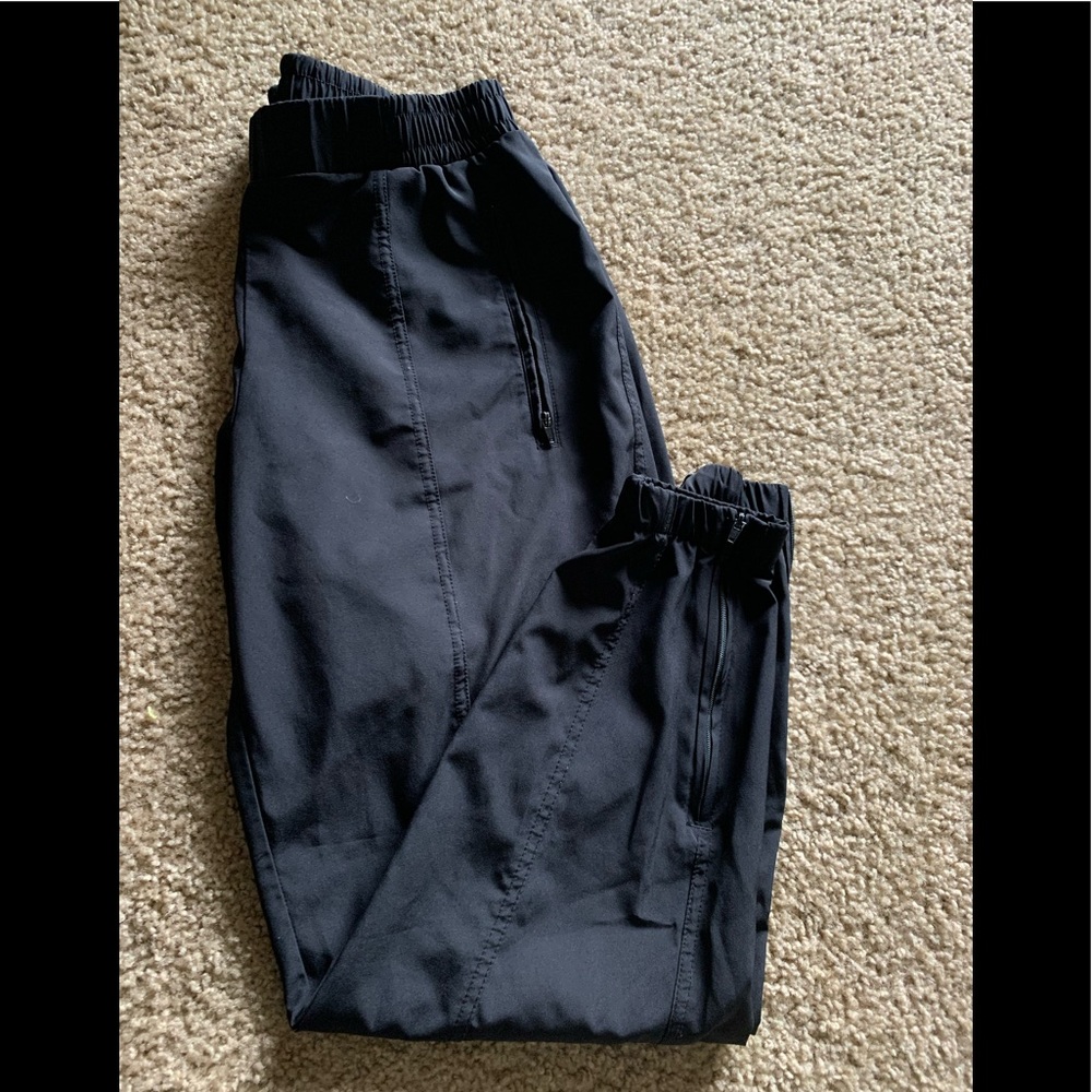 Athletic joggers
